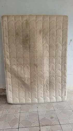Colchão de casal espuma 1.88 por 1.40 e D -33