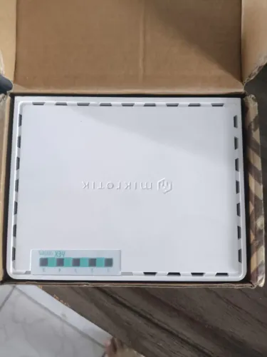 Roteador Mikrotik Hex Rb750gr3 5 Portas Gigabit Routeros