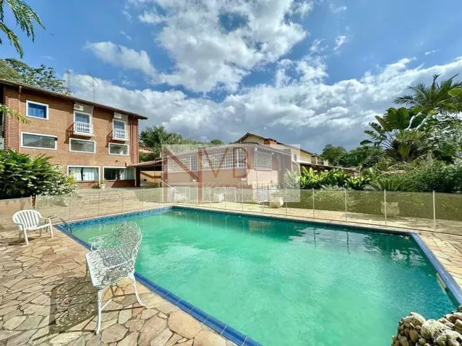 Casa de Condomínio à Venda e Locação em Cotia, 5 Suítes, 650m²
