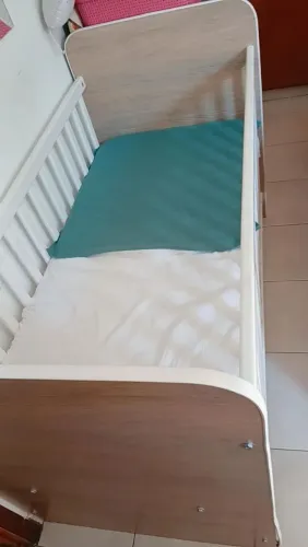 Vende-se berço infantil