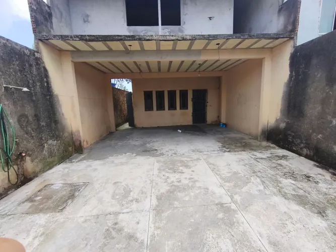 Casa com segurança pertinho do Líder da Independência.