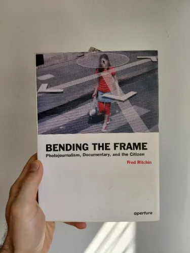 Livro "Bending the Frame", Fred Ritchin