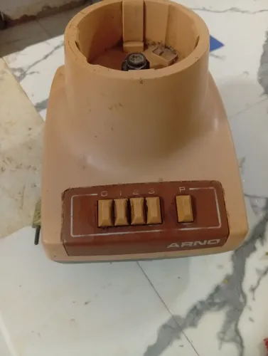 Vendo base de liquidificador antigo da Arno ano 1980 funcionando perfeitamente