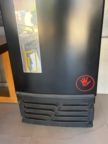 Freezer vertical