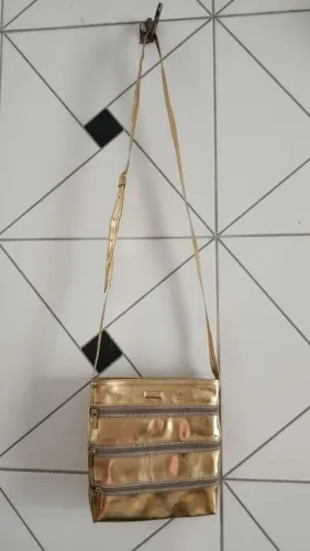 Bolsa couro fino dourada