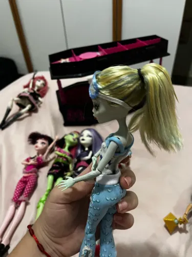 MONSTER HIGH LAGOONA DEAD TIRED (custom)