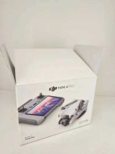 Caixa do Drone DJI Mini 4 Pro com Tela