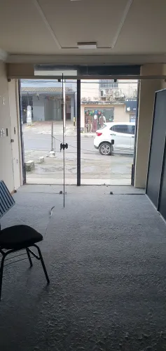 Alugo loja frente de rua na Av Jorge Amado