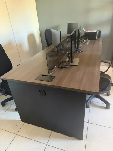 Mesa para escritório 2,6 por 1,20m