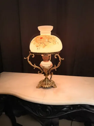 Abajur Antigo em Bronze e Opalina Pintada à Mão - Estilo Clássico