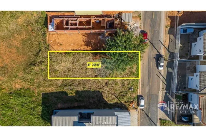Venda Terreno de 250,00 m² na Santa Candida