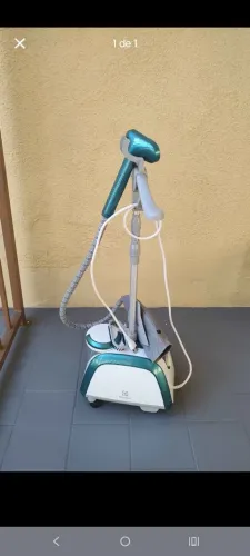 Passa roupas a vapor 