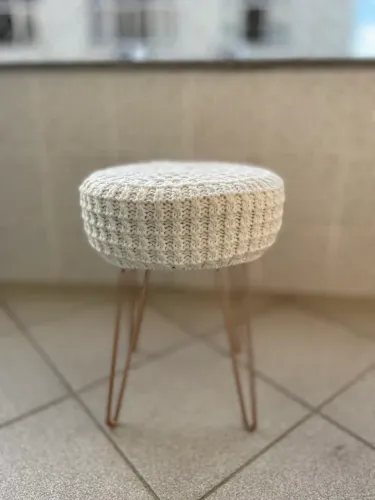 Pufe em Crochê Muca Branco - 28X40X28cm