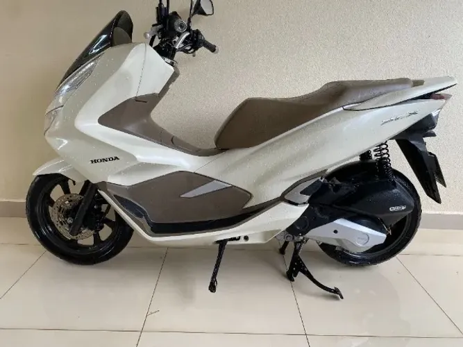 Vendo PCX ultra nova com suspensão mais resistente.