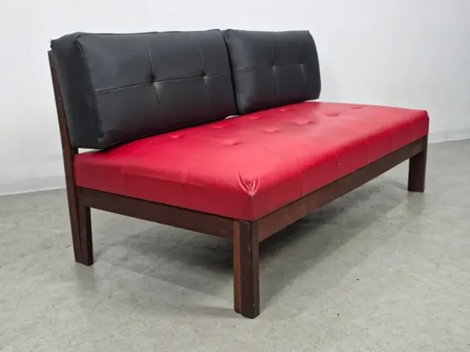 Sofá Cama 2 Lugares estilo Gelli, construido em Madeira nobre Jatoba Maciço