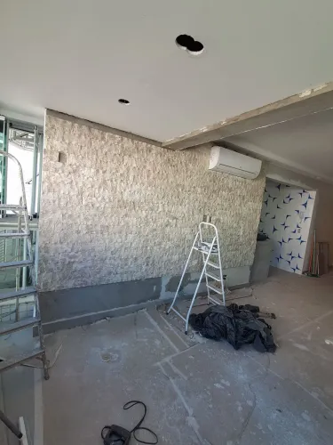 Pedreiro eletricista com experiência em pisos revestimentos cerâmicas e porcelanatos 