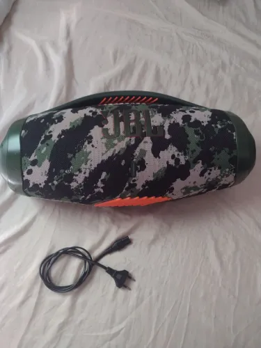 Vendo JBL boombox 3