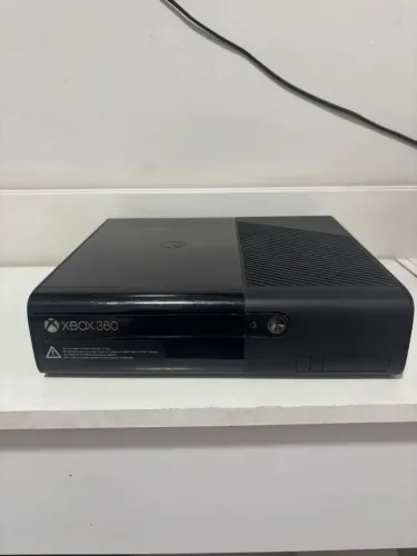 Vende-se videogame xbox 360
