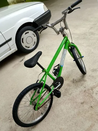 Vendo esta bicicleta aro 20 valor 320