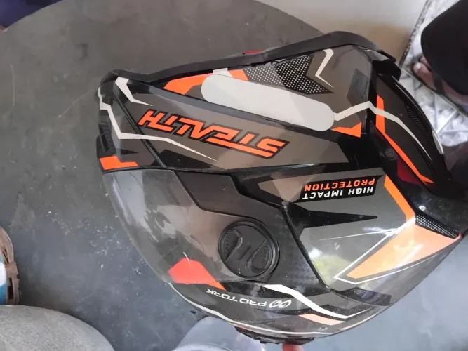 Vendo capacete de moto 