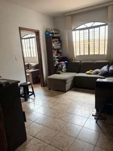 CASA À VENDA NO SETOR CRIMÉIA LESTE - GOIÃNIA