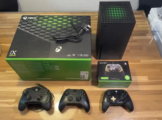 Xbox Series X 1TB + 3 Controles + Caixa Original | Excelente Estado