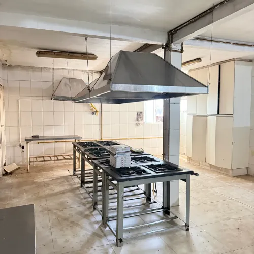Alugo Indústria alimentícia era uma cozinha industrial