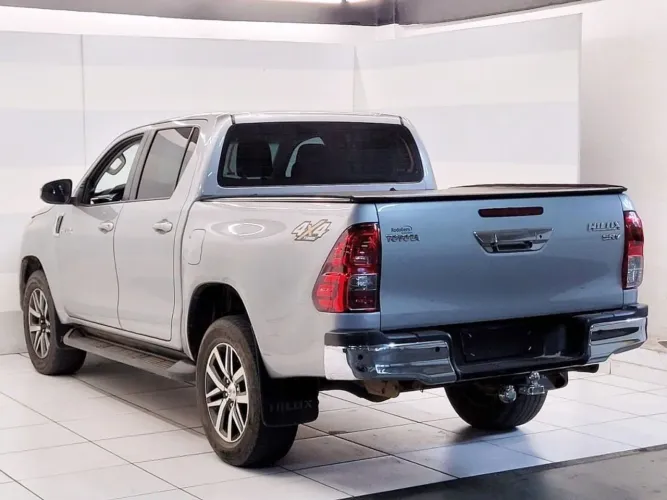 Toyota Hilux CD SRV 4X4 2.8 TDI Diesel Aut. 2016