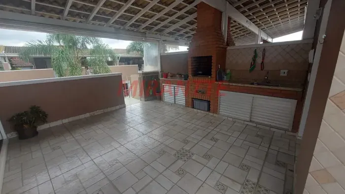 Sobrado em Condomínio Fechado na Vila Irmãos Arnoni Próximo ao Horto Florestal