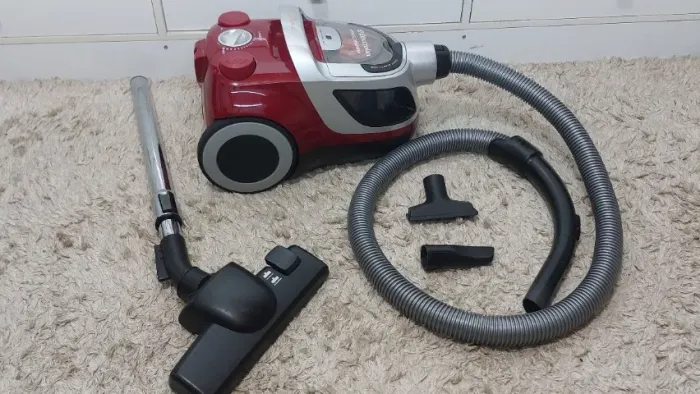 Aspirador de pó Electrolux Tit10 Ergoeasy - 127v - Filtro Hepa - Não usa saco - ac. cartão