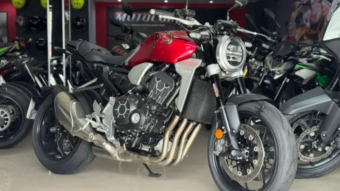 CB 1000R VERMELHA ANO 2021/2021 COM APENAS 17.632km RODADOS