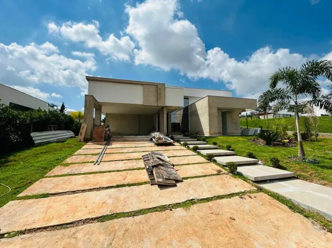 Casa à venda no Condomínio Gran Royalleem Igarapé MG, .
