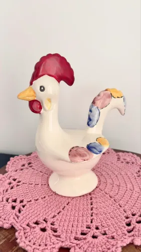 Galo de porcelana