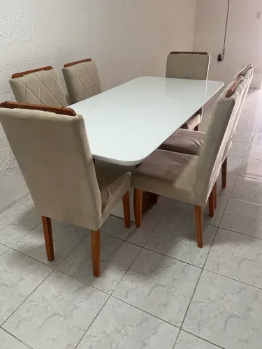 Vendo mesa de jantar semi nova tampo de vidro 