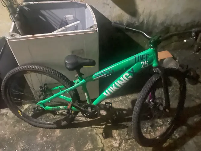 Vende-se uma vikings tuff 25 
