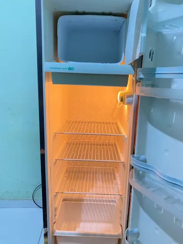 Geladeira Consul modelo slim,uma porta, funcionando perfeitamente (Entrego)