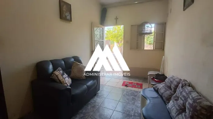 Vendo casa em Itaúna em excelente localização!