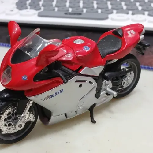miniatura da moto MV Agusta F4