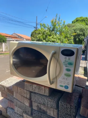 Lote de Eletros (Micro-ondas Consul OK + Micro-ondas LG e Brastemp c/ defeito)