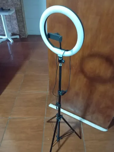 Vendo ANEL ILUMINADOR NOVO