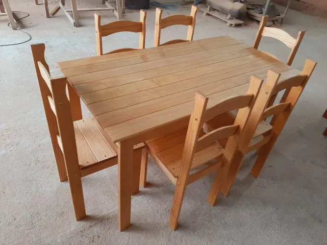 Mesa com cadeiras 