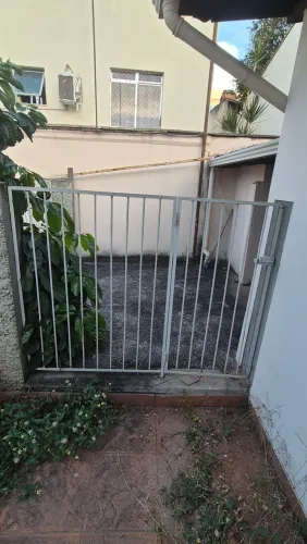 Grade completa e portão com grade