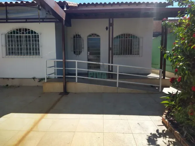 CASA AMPLA COM JARDIM PARA LOCAÇÃO  PIVA IMÓVEIS