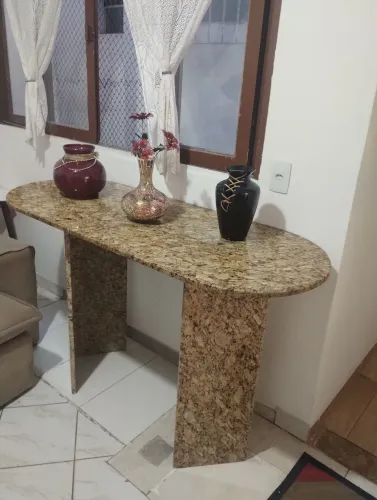Aparador em Granito Dourado 1,50 x 60 cm