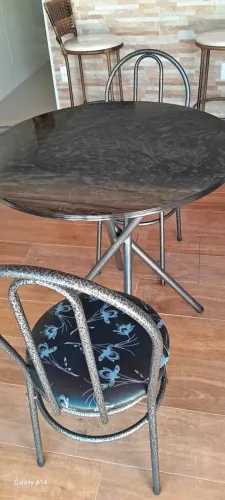 MESA DE COZINHA EM GRANITO REDONDA