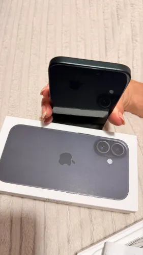 Vendo IPhone 16 250gb