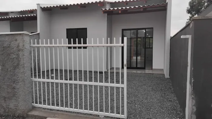 Alugo casa geminada nova em Penha/SC