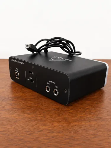 Interface de Áudio Behringer