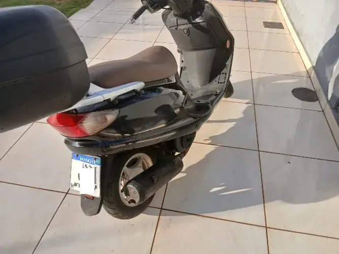 Burgman 125 Preta