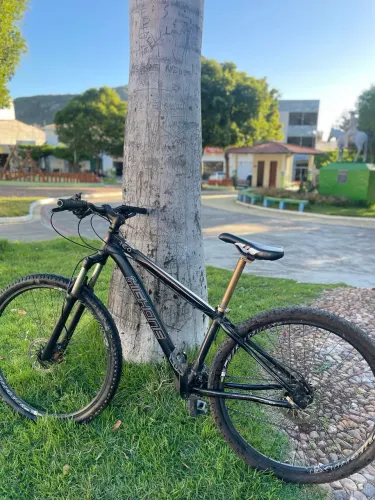 Bicicleta aro 29 em ótimo custo-benefício ? pronta para uso